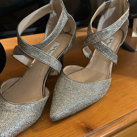 2pairs!! Black and silver Women's Heels - Picture 2 of 4